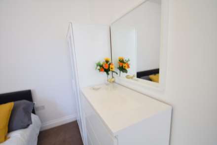 Room 3, Portland Avenue, Southend On Sea, Image 3
