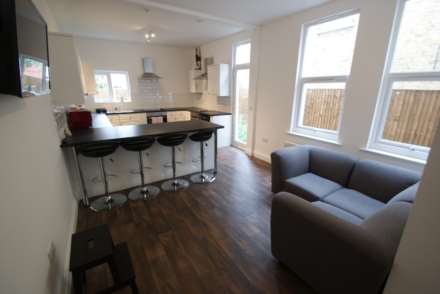 Room 3, Portland Avenue, Southend On Sea, Image 6