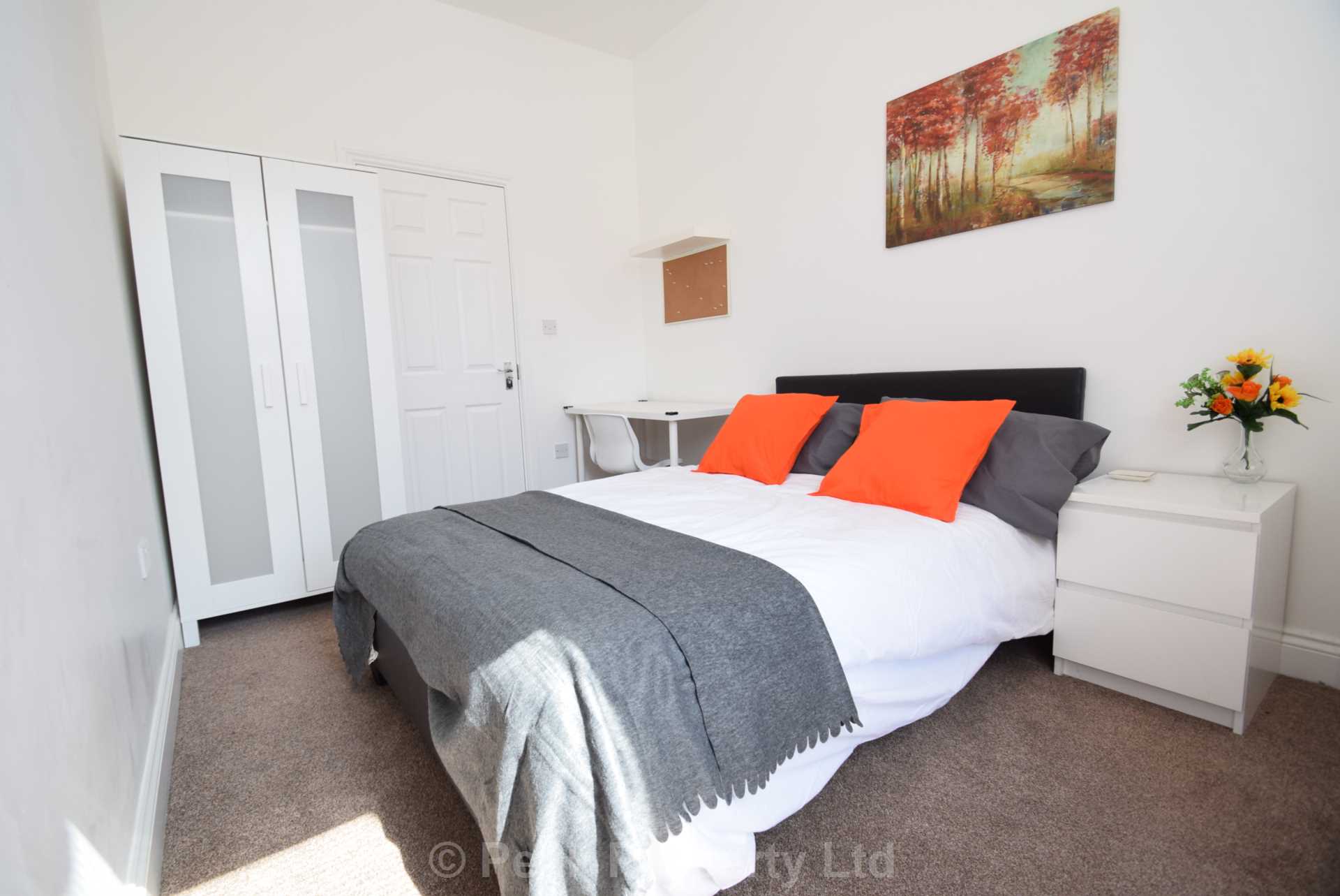 Room 5, Portland Avenue, Southend on Sea, Image 2