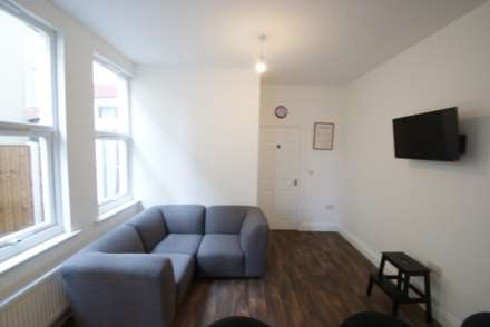 Room 5, Portland Avenue, Southend on Sea, Image 4