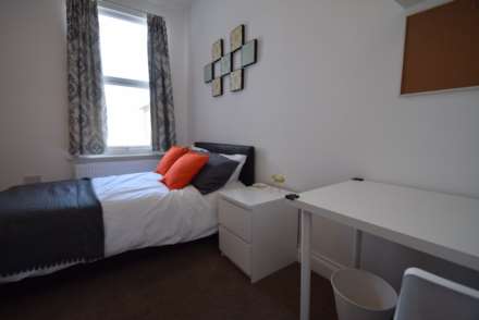 Room 7, Portland Avenue, Southend On Sea, Image 3