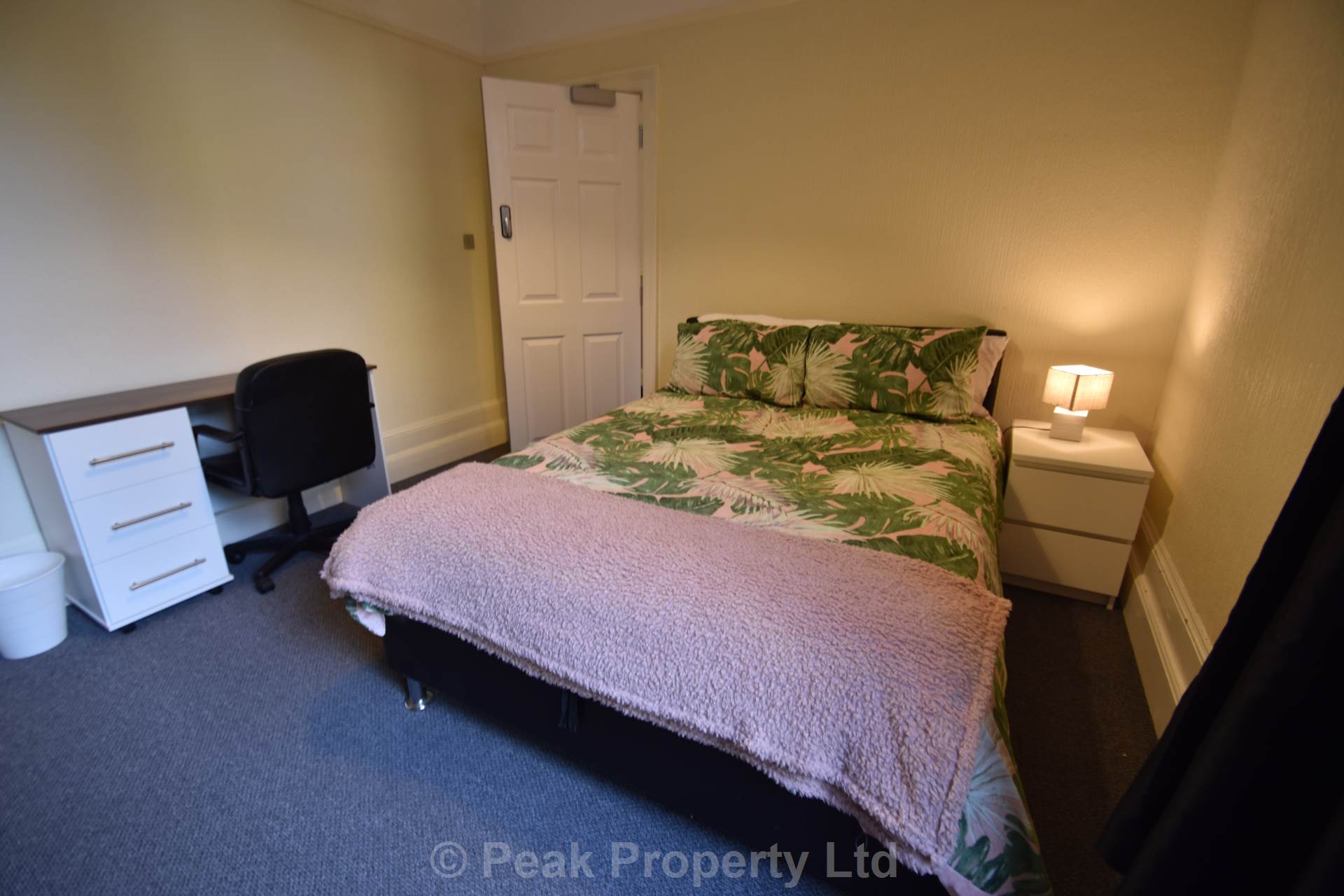 Room 2, Queens Road, Southend On Sea, Image 1