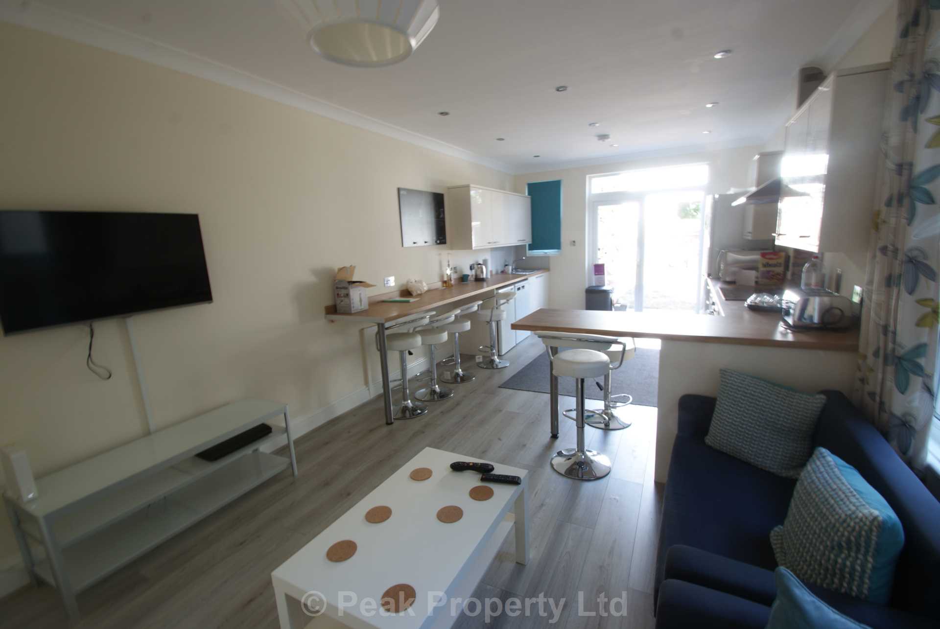 Room 2, Queens Road, Southend On Sea, Image 3