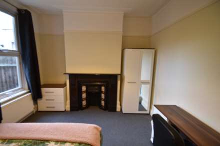 Room 2, Queens Road, Southend On Sea, Image 2