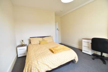 Room 3, Queens Road, Southend On Sea, Image 1