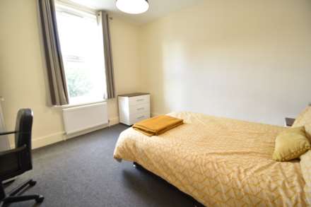 Room 3, Queens Road, Southend On Sea, Image 2