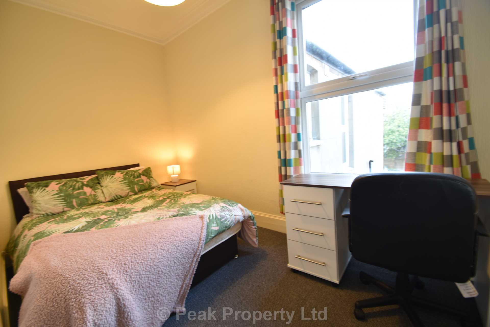 Room 2. Queens Road, Southend On Sea, Image 1