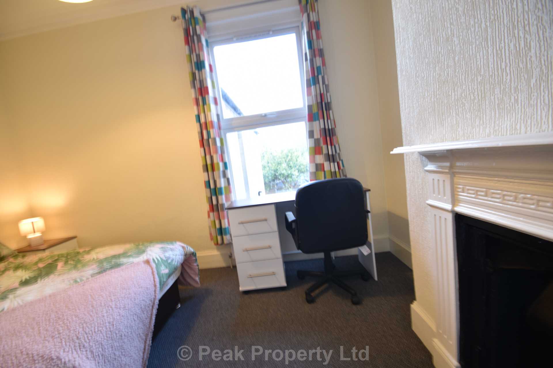Room 2. Queens Road, Southend On Sea, Image 2