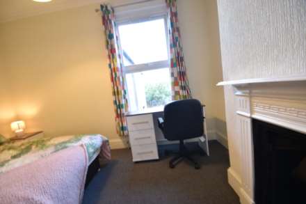 Room 2. Queens Road, Southend On Sea, Image 2