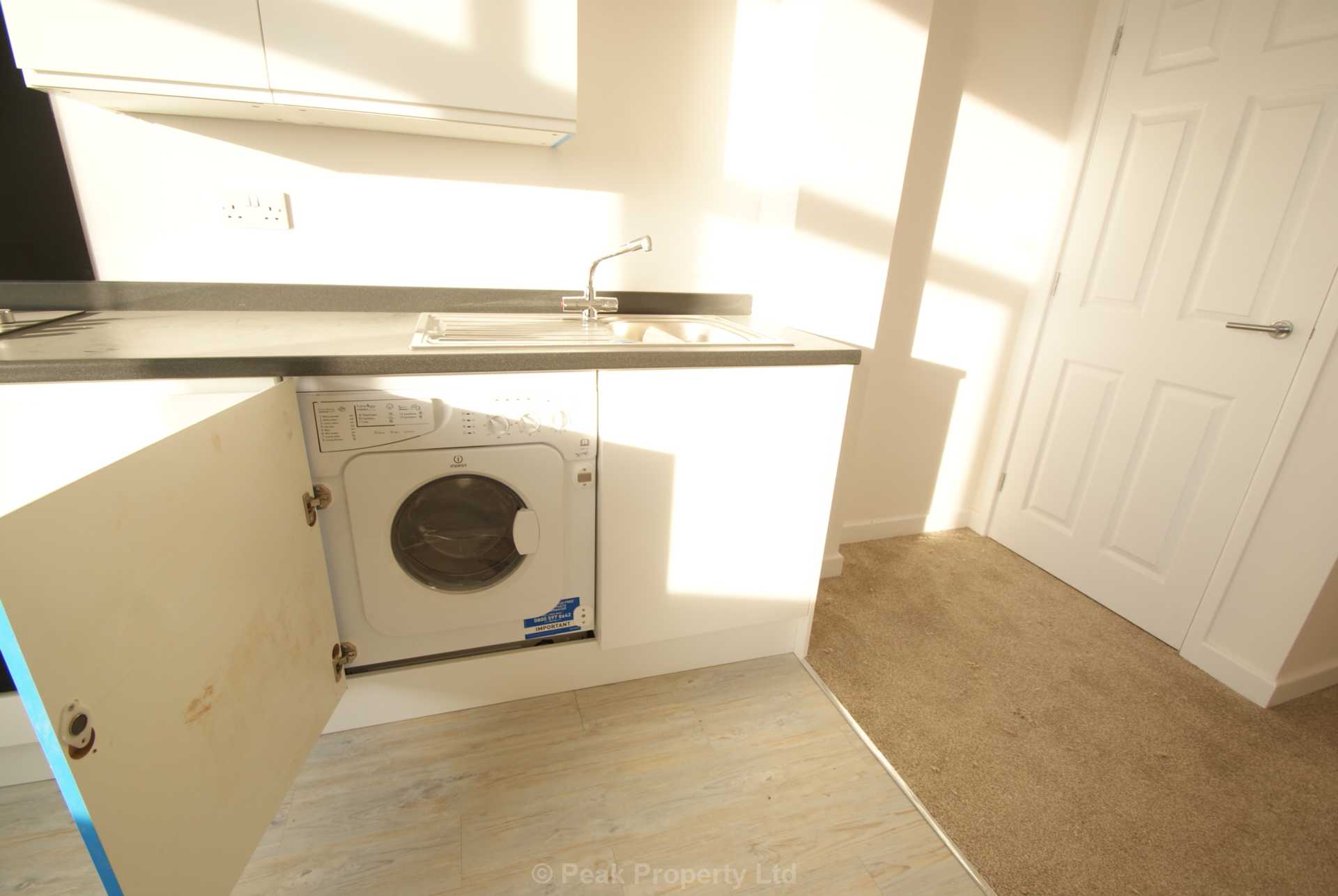PARKING SPACE & EN-SUITE!!  The Pinnacle, Victoria Avenue, Southend On Sea, Image 4