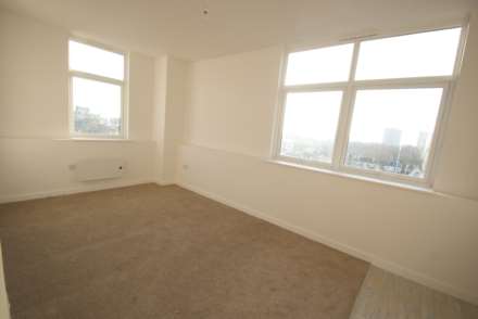 PARKING SPACE & EN-SUITE!!  The Pinnacle, Victoria Avenue, Southend On Sea, Image 2