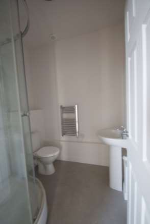 PARKING SPACE & EN-SUITE!!  The Pinnacle, Victoria Avenue, Southend On Sea, Image 3