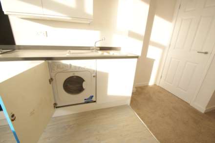 PARKING SPACE & EN-SUITE!!  The Pinnacle, Victoria Avenue, Southend On Sea, Image 4