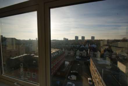 PARKING SPACE & EN-SUITE!!  The Pinnacle, Victoria Avenue, Southend On Sea, Image 7