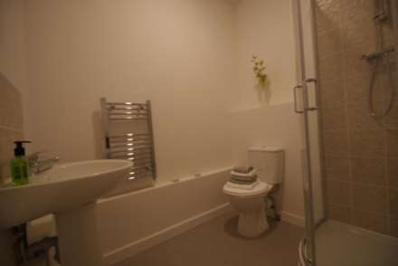 STUNNING APARTMENT WITH PARKING SPACE & EN-SUITE - The Pinnacle, Victoria Avenue, Image 15