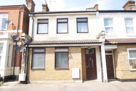 Room 2, Queens Road, Southend On Sea, Image 4