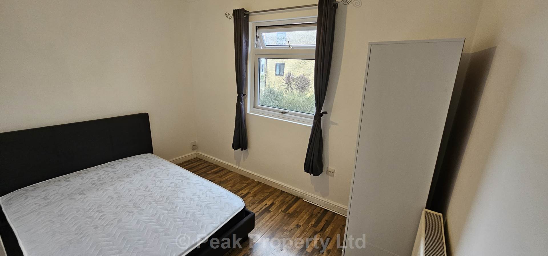 Room 5 - Queens Road, Southend On Sea, Image 1