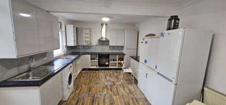 Room 5 - Queens Road, Southend On Sea, Image 3