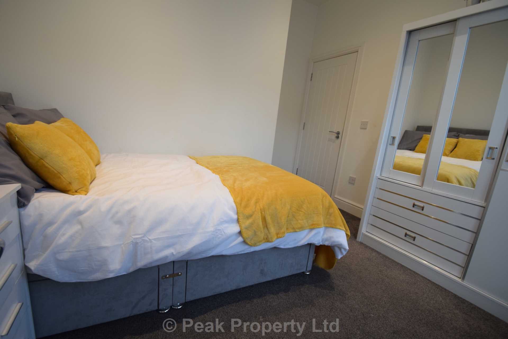 EXCELLENT LOCATION Gordon Road, Southend On Sea, Image 2