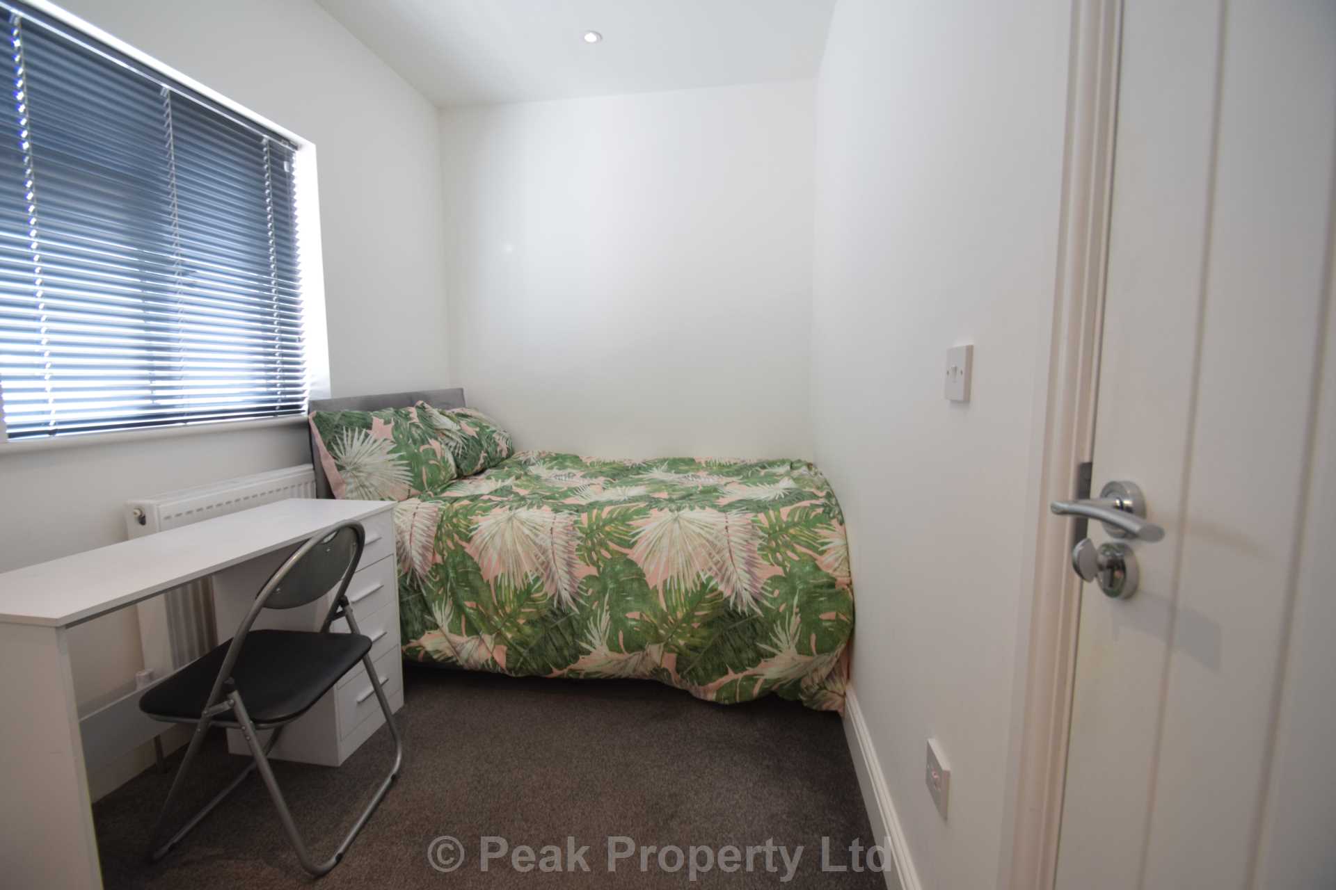EXCELLENT LOCATION Gordon Road, Southend On Sea, Image 1