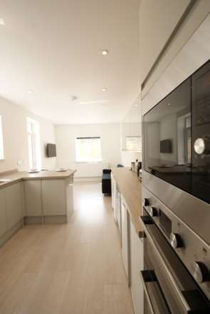 EXCELLENT LOCATION Gordon Road, Southend On Sea, Image 10