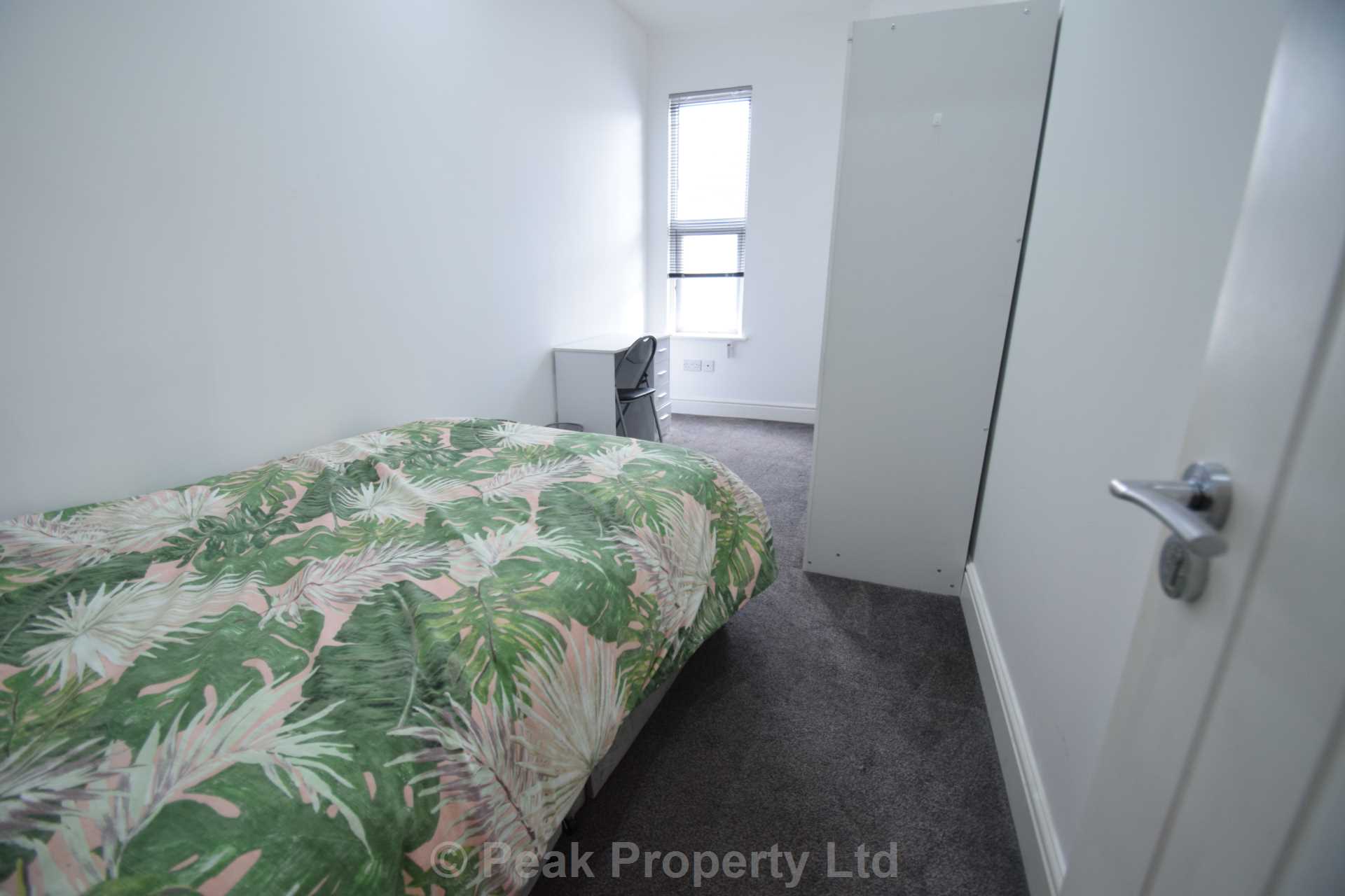 EXCELLENT LOCATION Gordon Road, Southend On Sea, Image 2