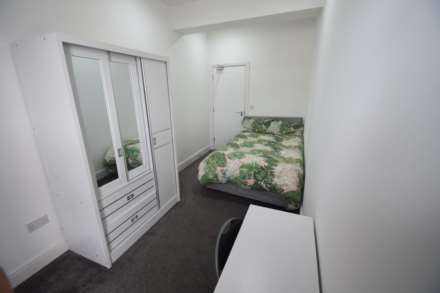 EXCELLENT LOCATION Gordon Road, Southend On Sea