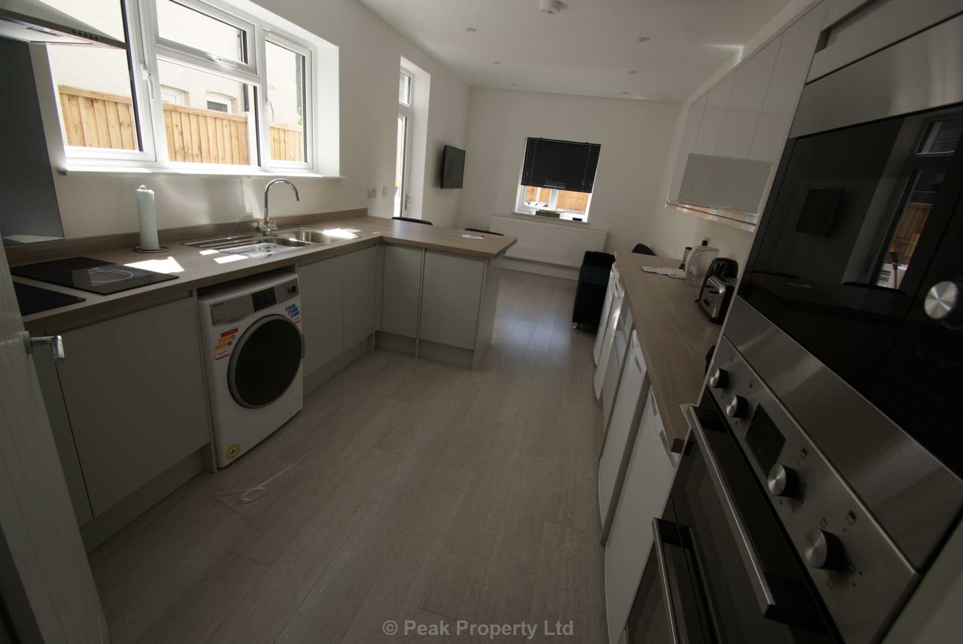 ROOM 6 - EXCELLENT LOCATION Gordon Road, Southend On Sea, Image 7