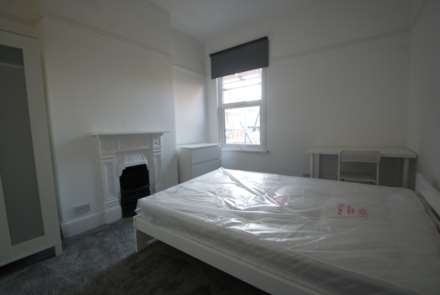 STUDENT HOUSE SHARE  - Room 4, Napier Avenue, Southend On Sea, Image 1