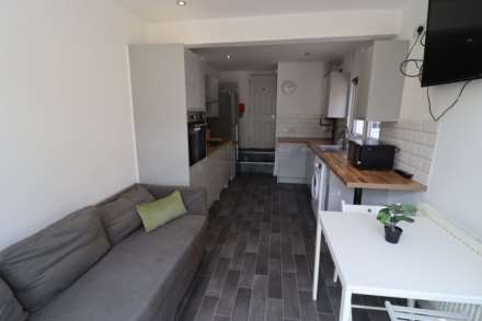 Ground Floor Room - Room 2, St. Anns Road, Southend On Sea, Image 4