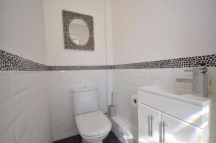 Woodberry Road, Essex, Image 4