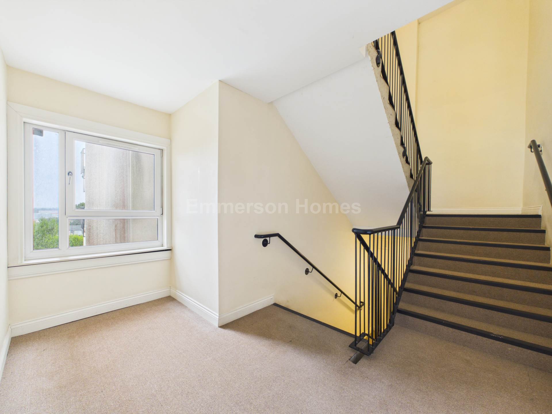 Main Road, Elderslie, PA5, Image 15