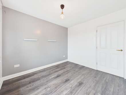 Main Road, Elderslie, PA5, Image 9