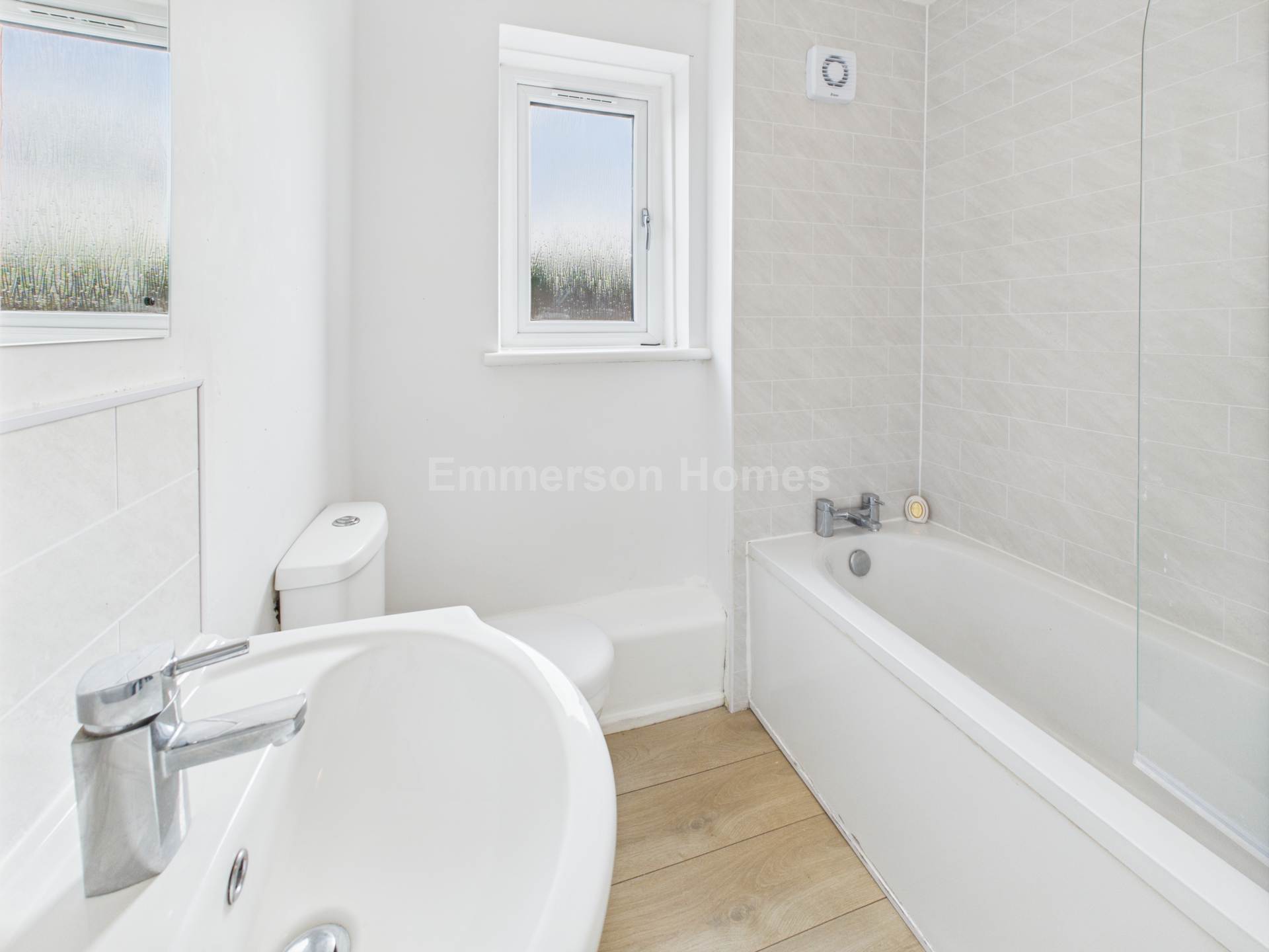 Bobbins Gate, Paisley, PA1, Image 11