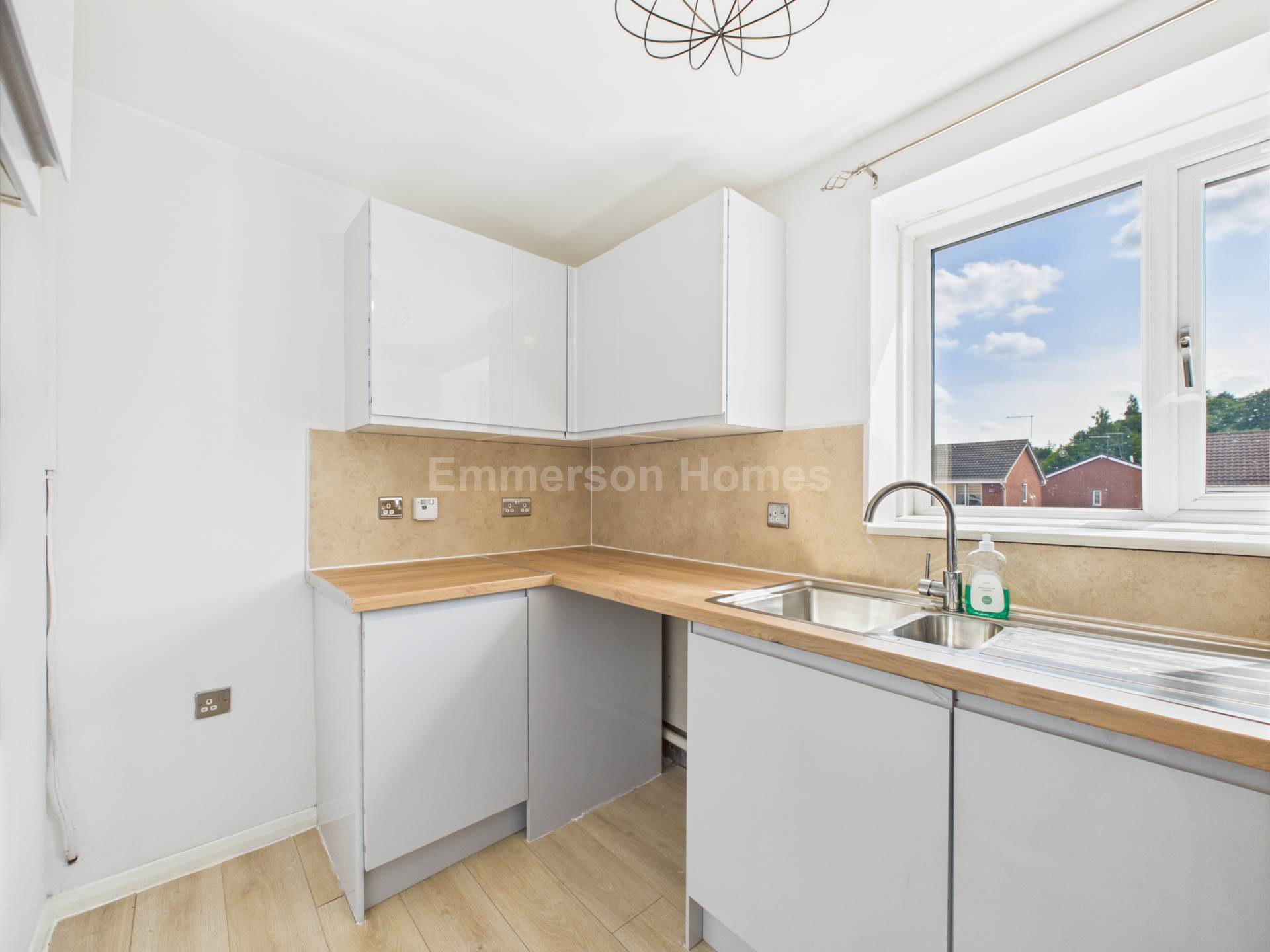 Bobbins Gate, Paisley, PA1, Image 5