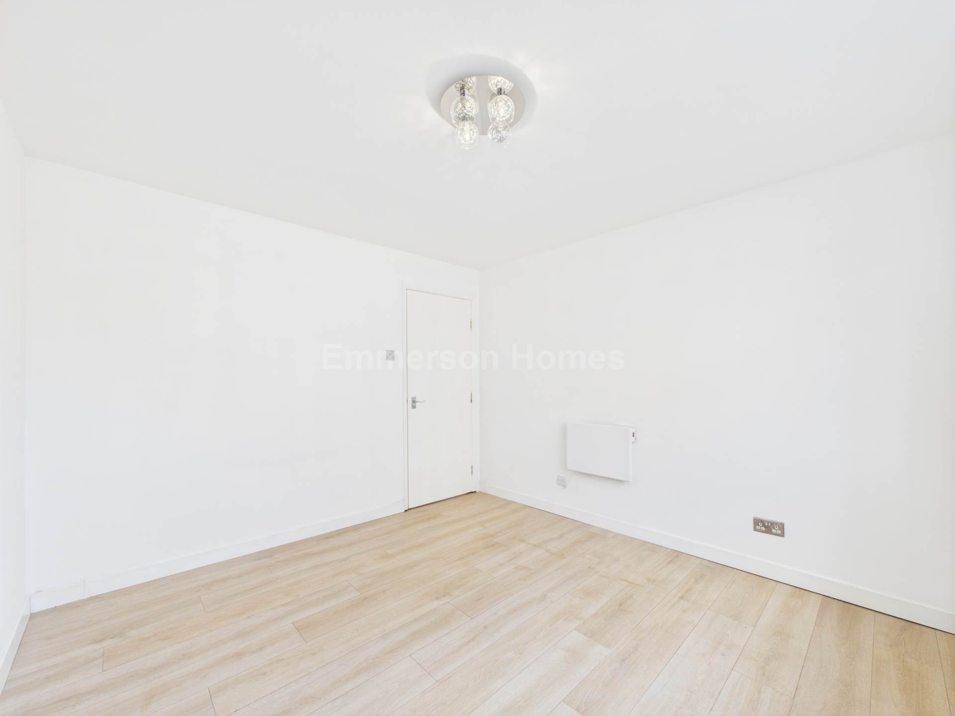 Bobbins Gate, Paisley, PA1, Image 7