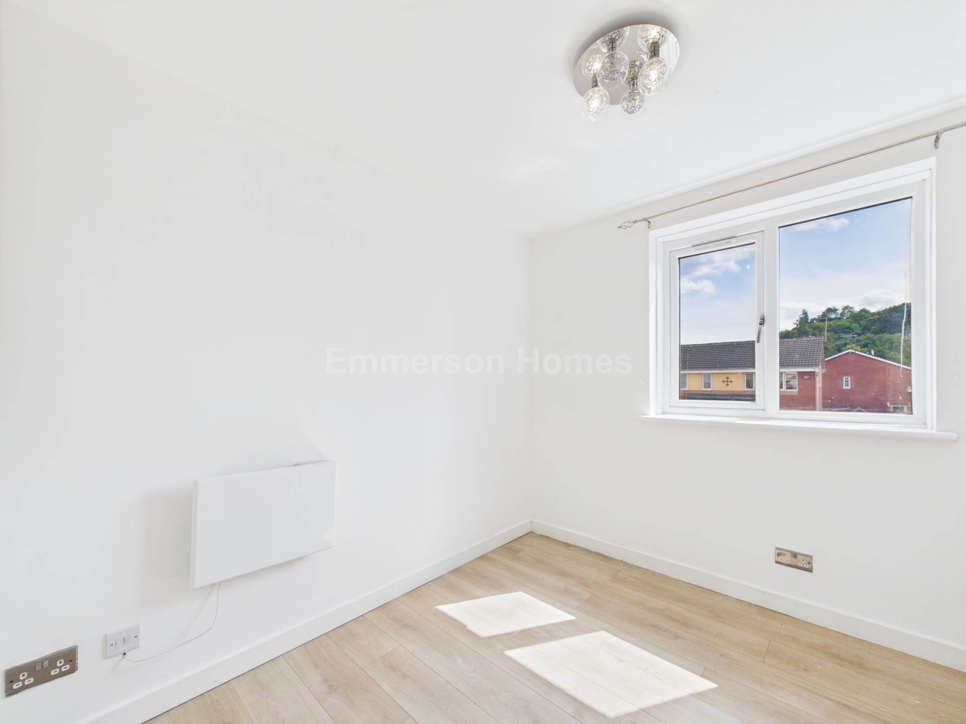 Bobbins Gate, Paisley, PA1, Image 9