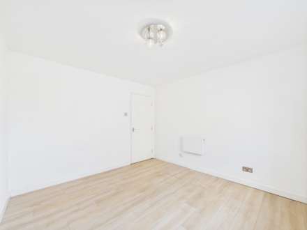 Bobbins Gate, Paisley, PA1, Image 7