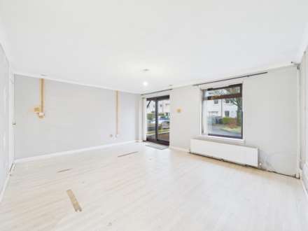 Ettrick Terrace, Corseford, PA5, Image 2