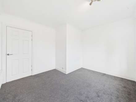 Pine Crescent, Johnstone Castle, PA5, Image 10