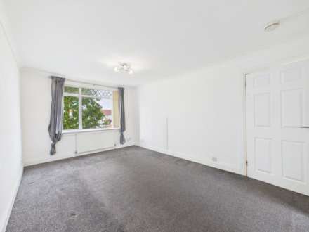 Pine Crescent, Johnstone Castle, PA5, Image 2