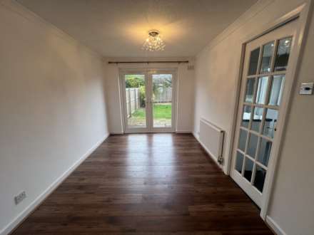 Wallace Avenue, Bishopton, PA7, Image 4