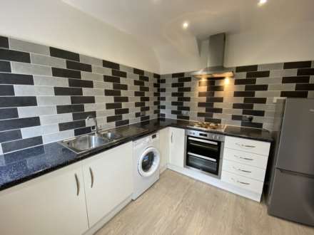 North Road, Johnstone, PA5, Image 4