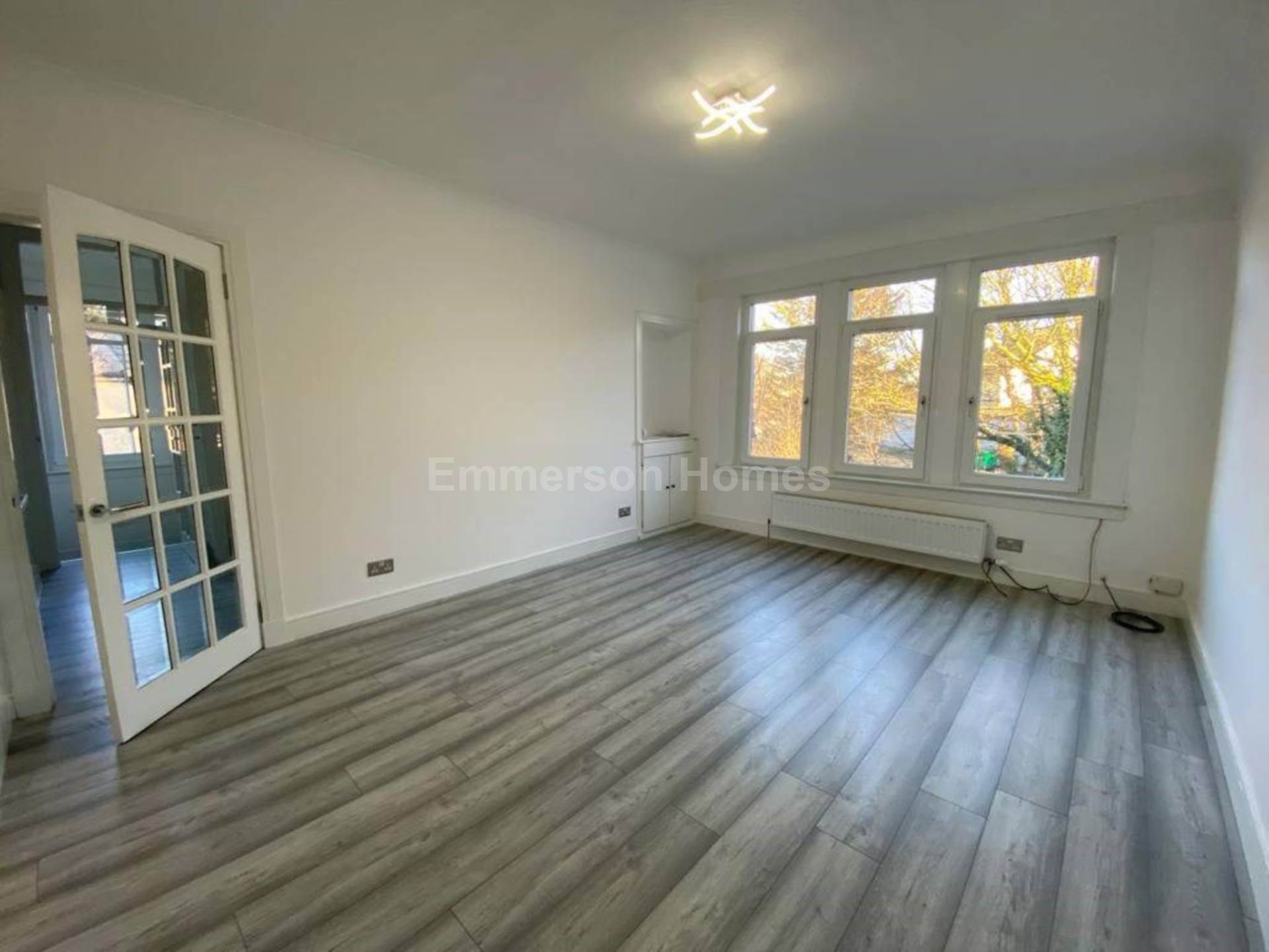 Ritchie Crescent, Elderslie, PA5, Image 2