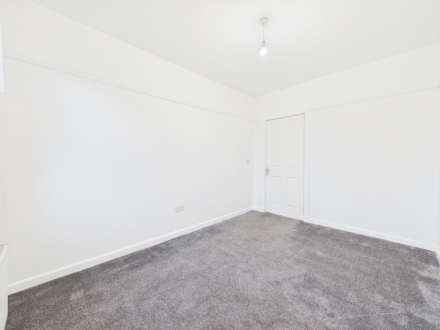 Ladeside Drive, Johnstone, PA5, Image 10