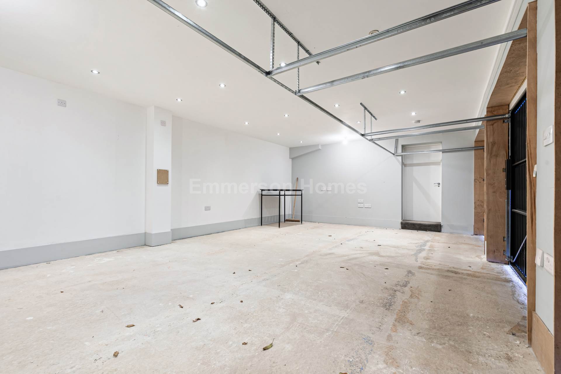 Cedarwood Gardens, Bishopton, PA7, Image 11