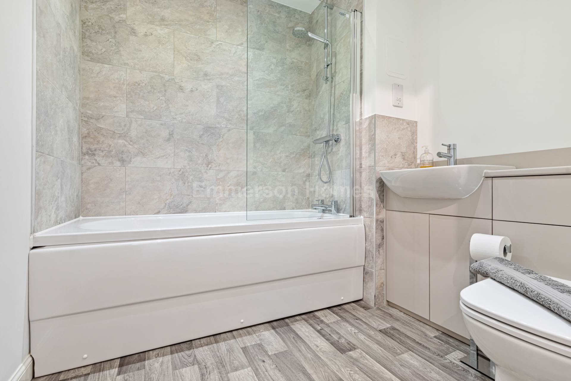 Cedarwood Gardens, Bishopton, PA7, Image 7