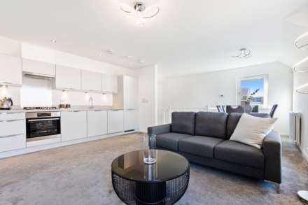 Cedarwood Gardens, Bishopton, PA7, Image 2