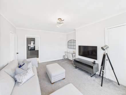 Whitehaugh Avenue, Paisley, Image 3