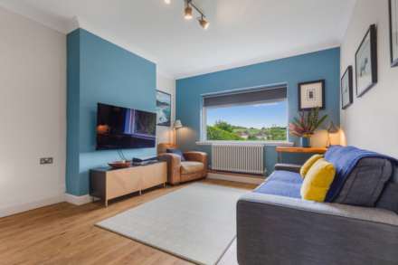 Burnside Road, Elderslie. PA5, Image 2